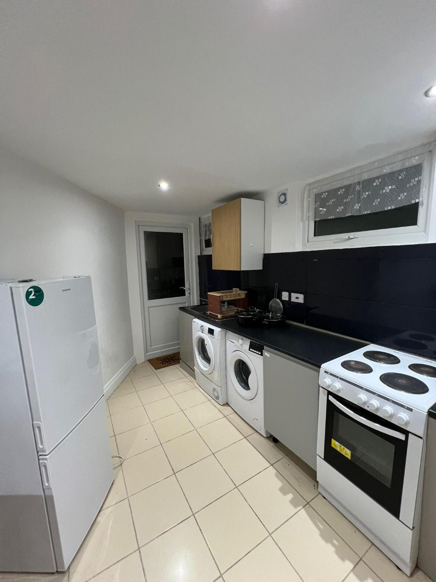 Apartment-sleep6-wifi-family Friendly *